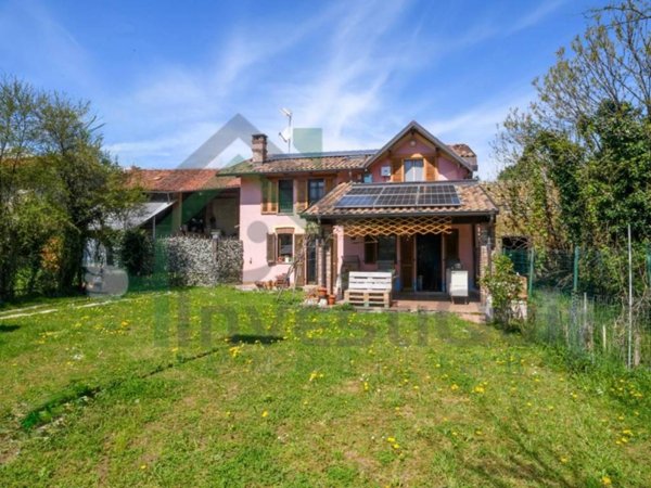 casa indipendente in vendita a Ciriè in zona Devesi