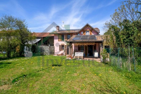 casa indipendente in vendita a Ciriè in zona Devesi