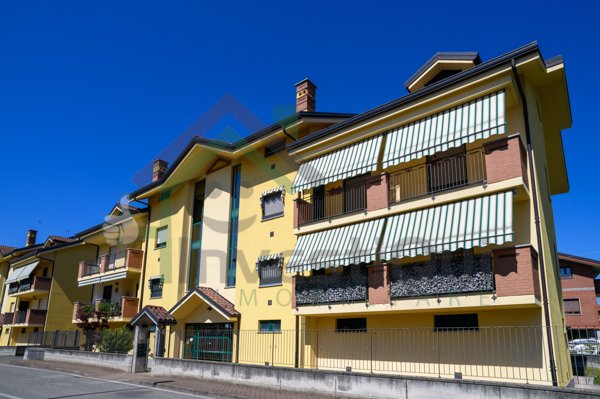attico in vendita a Ciriè in zona Devesi