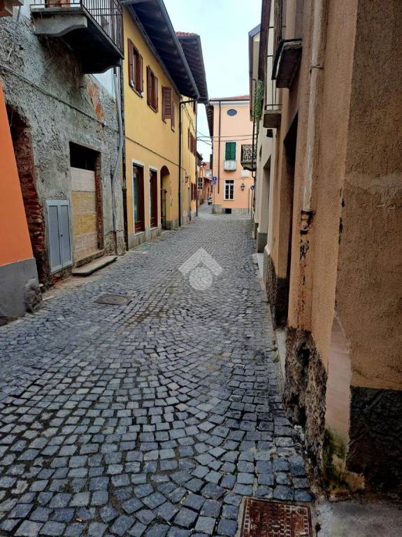 locale di sgombero in vendita a Ciriè
