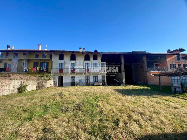 casa indipendente in vendita a Ciriè in zona Devesi