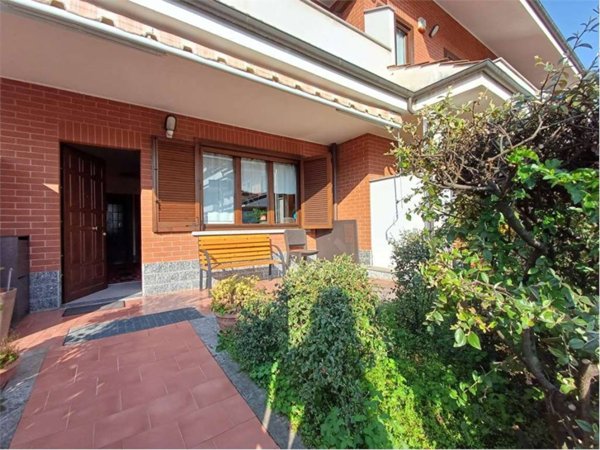 casa indipendente in vendita a Ciriè in zona Devesi