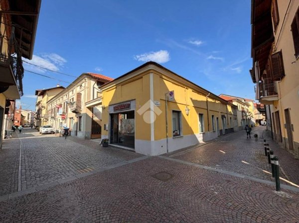 locale commerciale in vendita a Ciriè