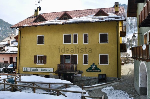 locale commerciale in vendita a Claviere