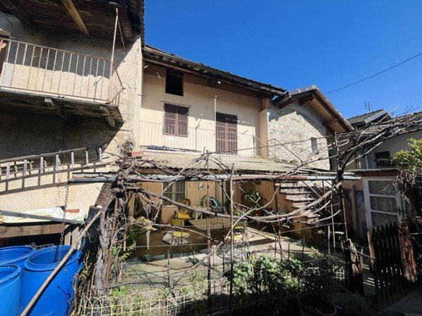 appartamento in vendita a Coazze