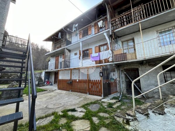 casa semindipendente in vendita a Coazze