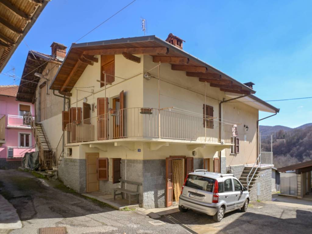 appartamento in vendita a Coazze