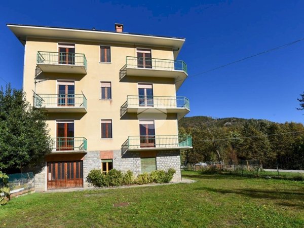 casa semindipendente in vendita a Coazze