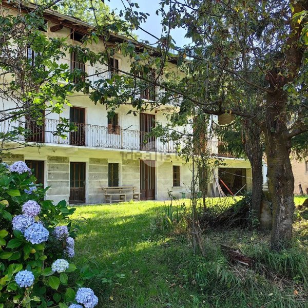 casa indipendente in vendita a Coazze