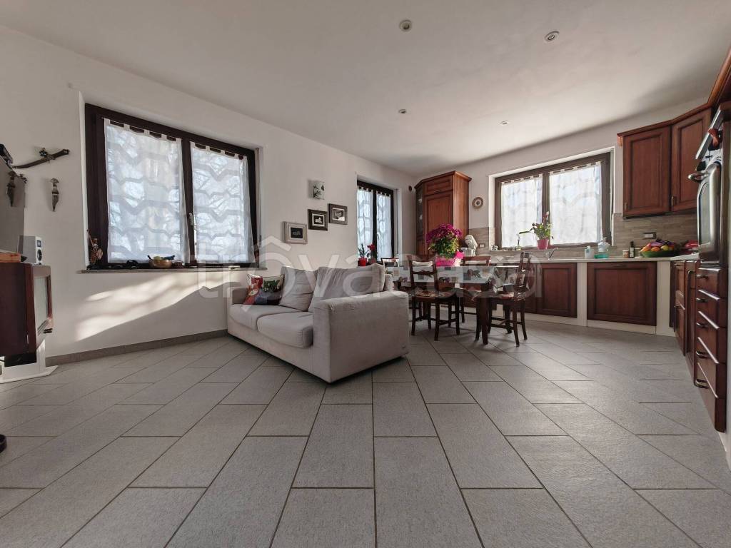 appartamento in vendita a Coazze