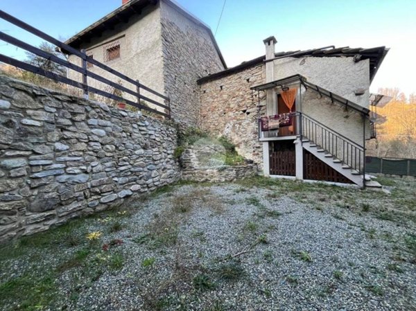 casa semindipendente in vendita a Coazze