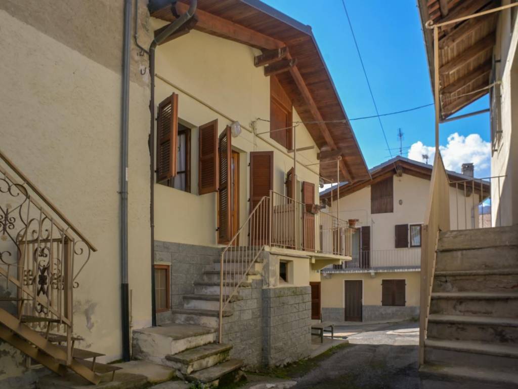 casa indipendente in vendita a Coazze