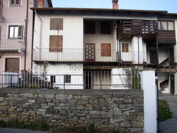 casa indipendente in vendita a Coazze