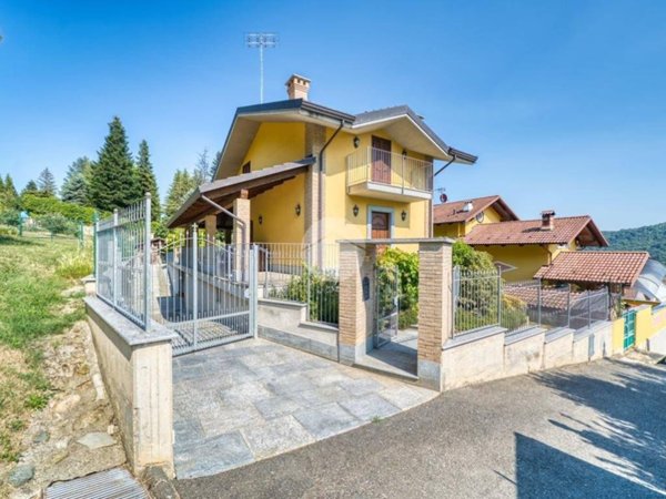 casa indipendente in vendita a Coazze