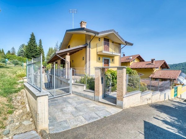 casa indipendente in vendita a Coazze