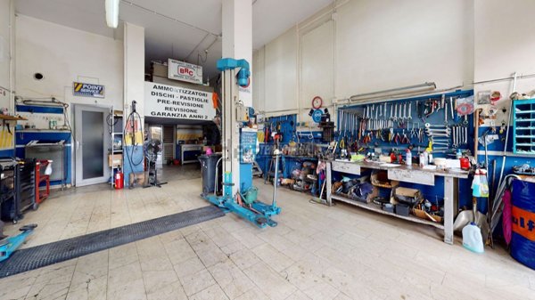locale commerciale in vendita a Collegno