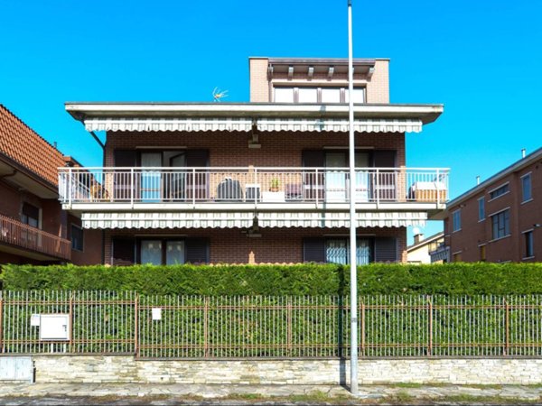 appartamento in vendita a Collegno in zona Leumann