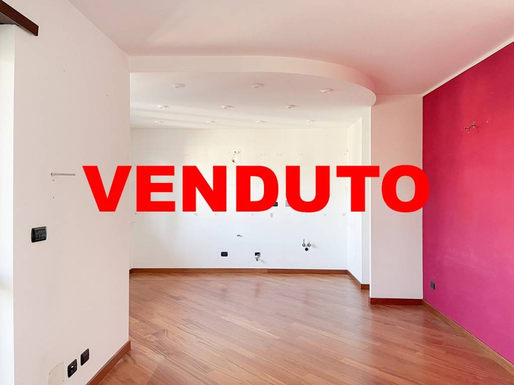 appartamento in vendita a Collegno in zona Leumann