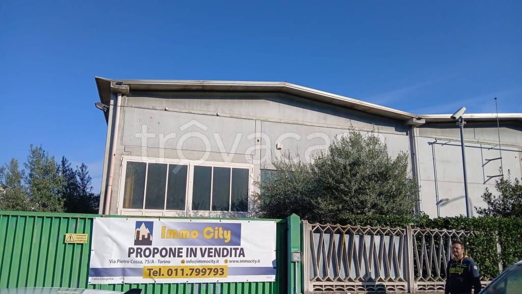 locale commerciale in vendita a Collegno