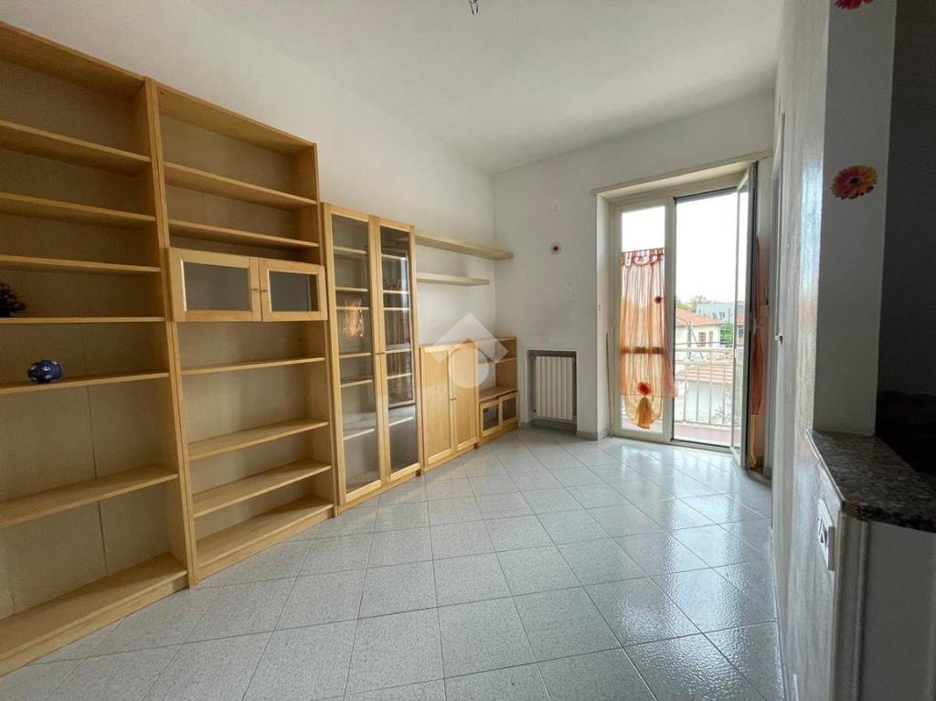 appartamento in vendita a Collegno in zona Leumann