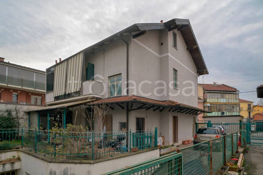 casa indipendente in vendita a Collegno
