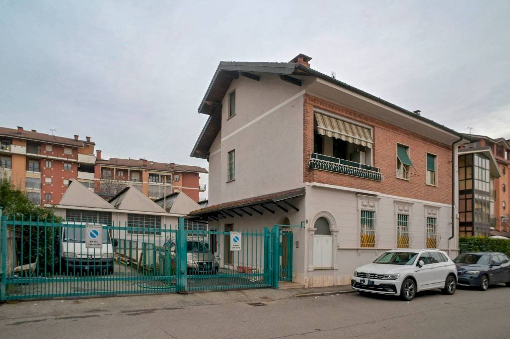 casa indipendente in vendita a Collegno