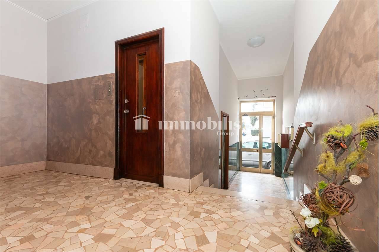 appartamento in vendita a Collegno in zona Leumann