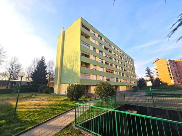 appartamento in vendita a Collegno in zona Leumann