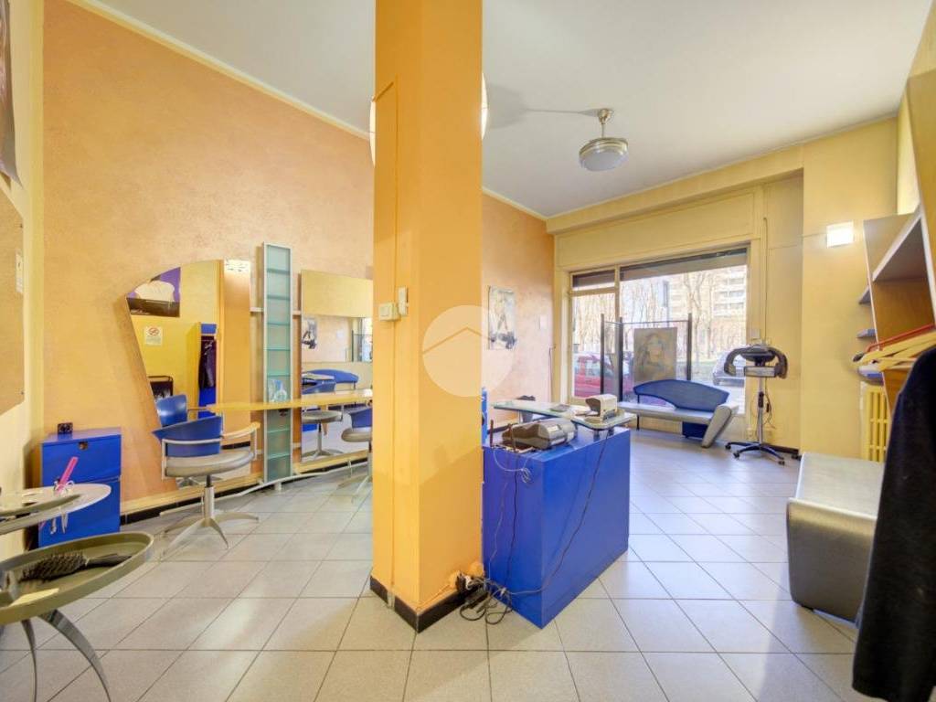 negozio in vendita a Collegno
