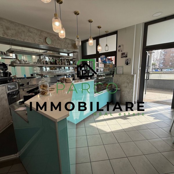 locale commerciale in vendita a Collegno in zona Leumann