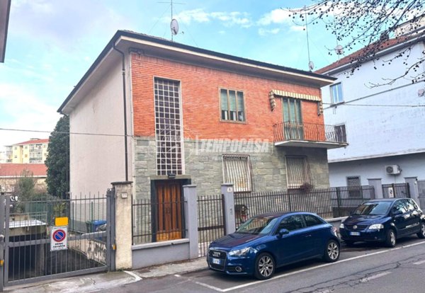 appartamento in vendita a Collegno in zona Leumann