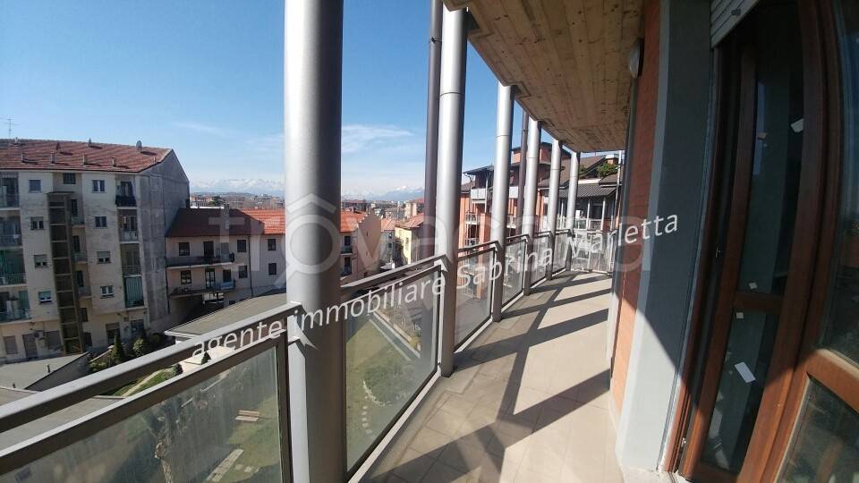 appartamento in vendita a Collegno in zona Leumann