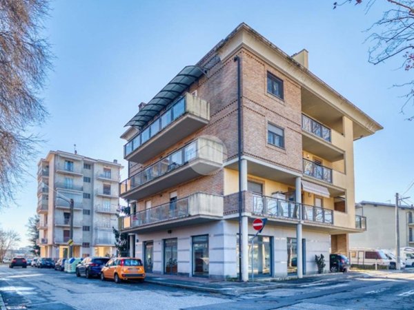 negozio in vendita a Collegno