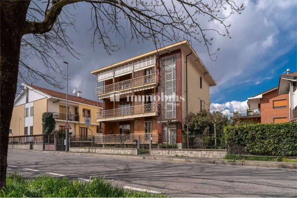 appartamento in vendita a Collegno in zona Leumann