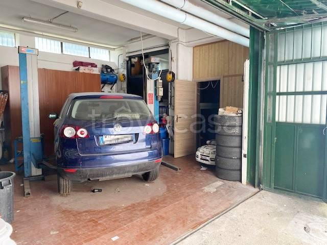 locale di sgombero in vendita a Collegno