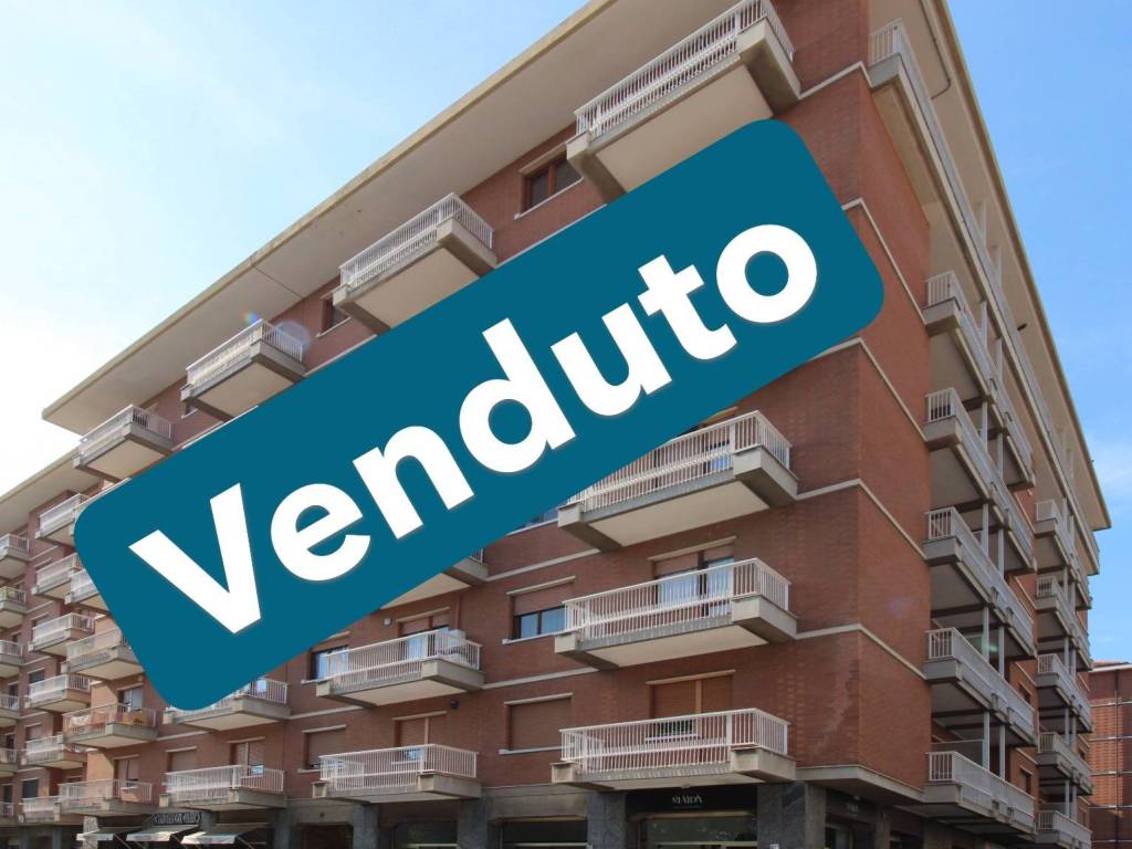 appartamento in vendita a Collegno in zona Leumann