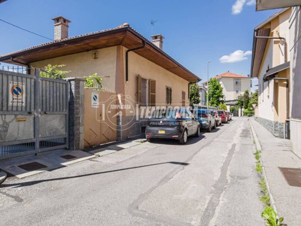 casa indipendente in vendita a Collegno