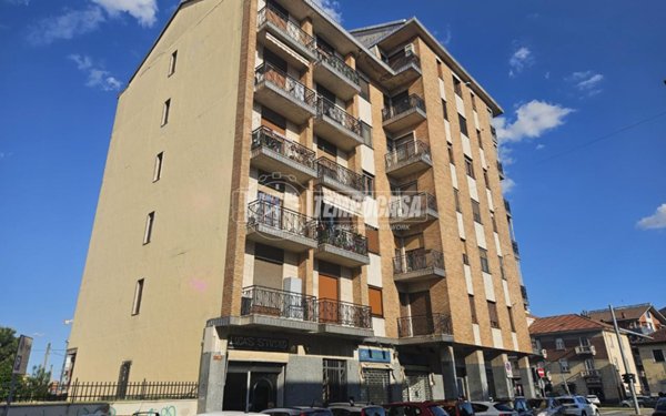 appartamento in vendita a Collegno in zona Leumann