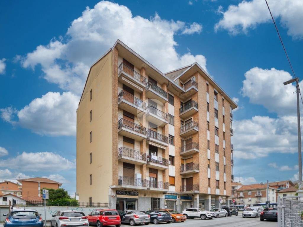 negozio in vendita a Collegno
