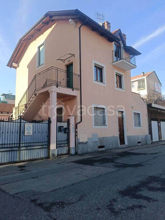 casa indipendente in vendita a Collegno