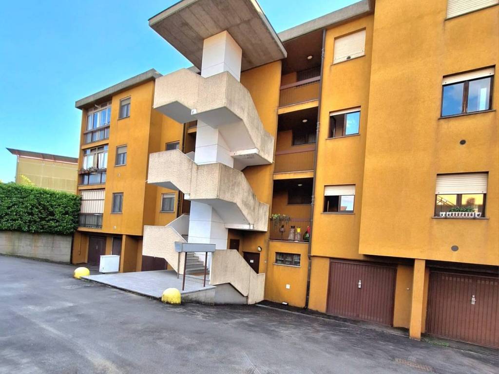 appartamento in vendita a Collegno in zona Savonera