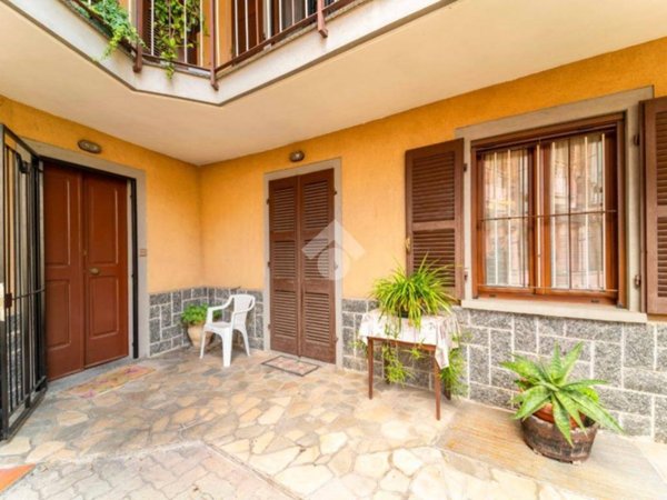 casa indipendente in vendita a Collegno in zona Savonera