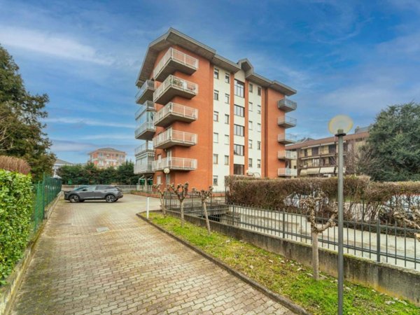 appartamento in vendita a Collegno in zona Savonera