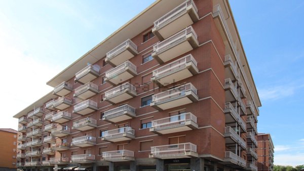 appartamento in vendita a Collegno in zona Leumann