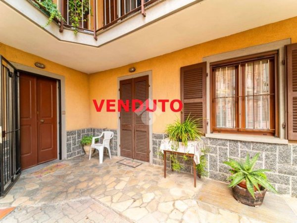 casa indipendente in vendita a Collegno in zona Savonera