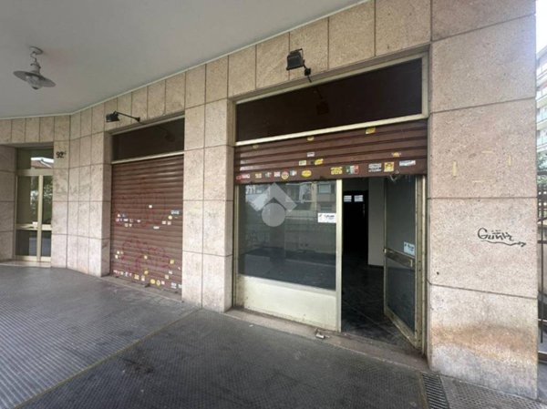 negozio in vendita a Collegno