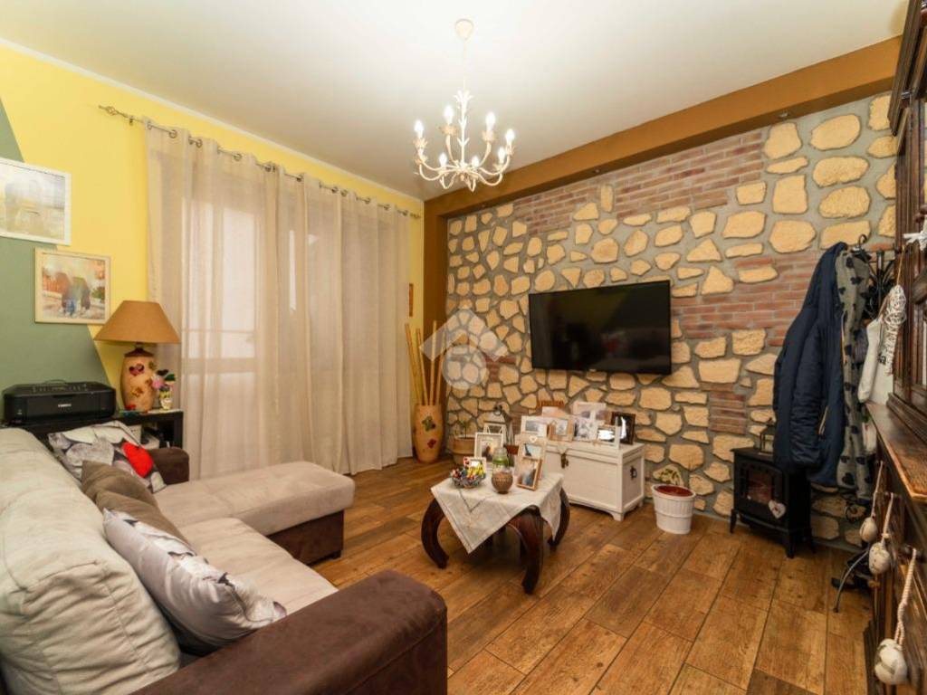 appartamento in vendita a Collegno in zona Savonera