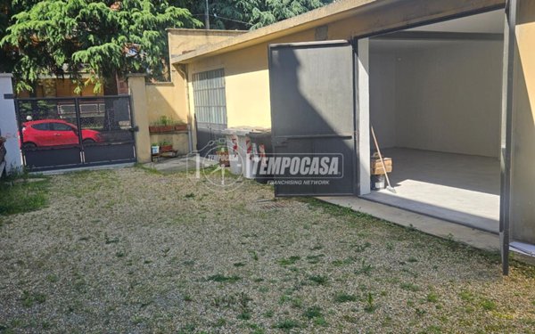 locale di sgombero in vendita a Collegno