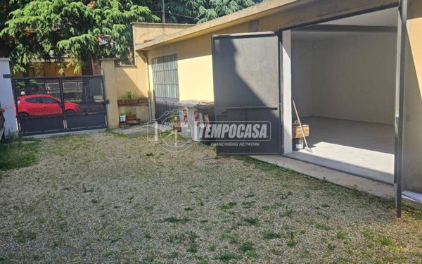 locale di sgombero in vendita a Collegno