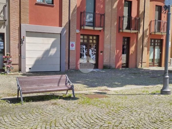 negozio in vendita a Collegno in zona Savonera